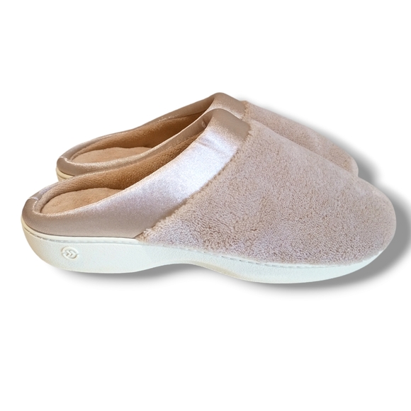New 🌷 Isotoner Women's Microterry Clog With Satin Cuff Slippers Taupe - Picture 7 of 16